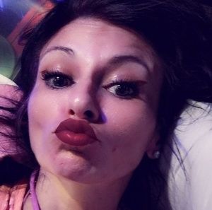 Meet your Posher, Mel